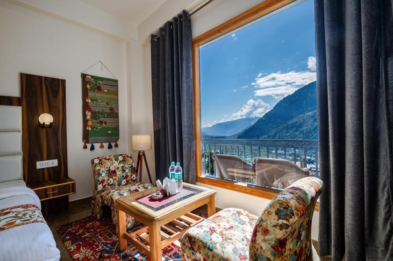 Eden Oaks Hotell Manāli Exteriör bild