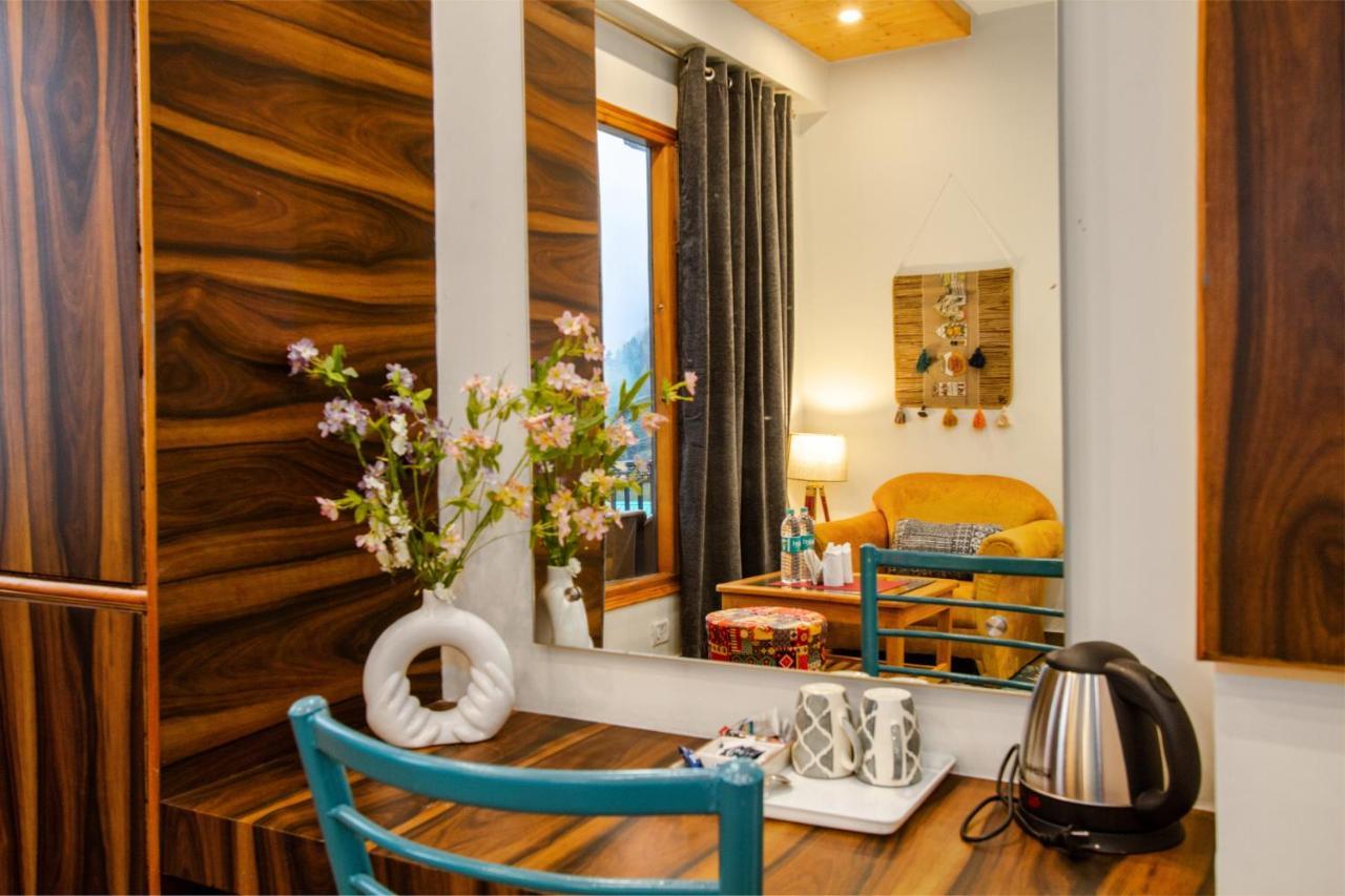 Eden Oaks Hotell Manāli Exteriör bild