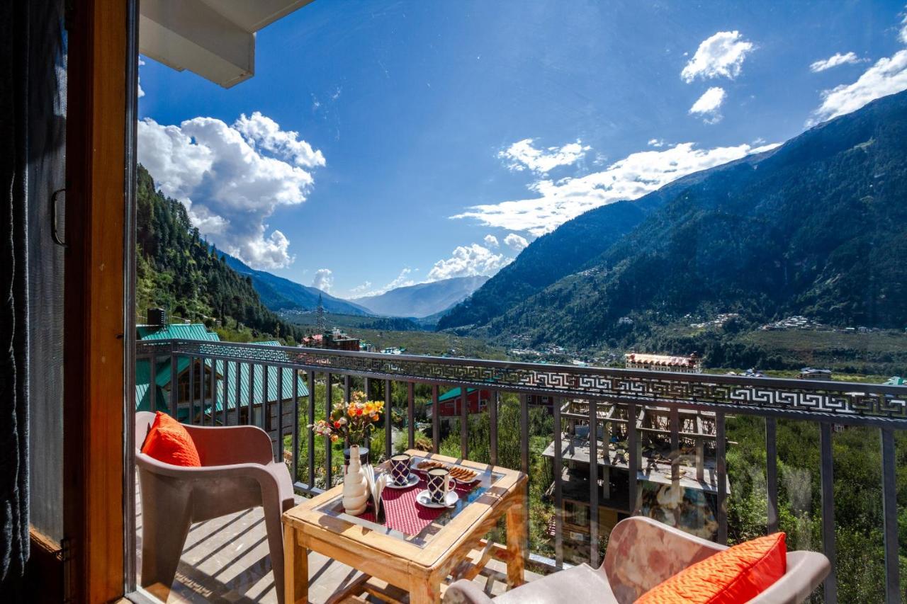 Eden Oaks Hotell Manāli Exteriör bild