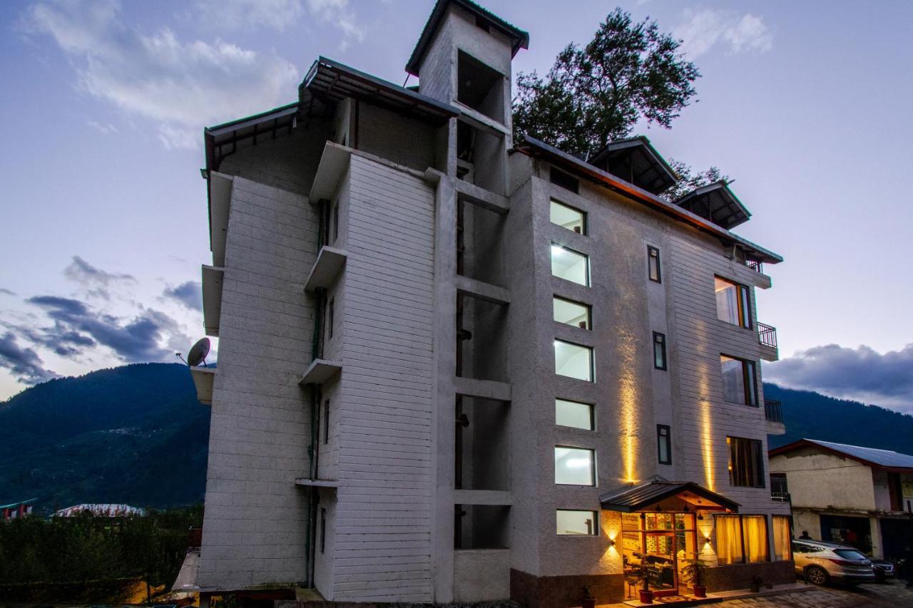Eden Oaks Hotell Manāli Exteriör bild