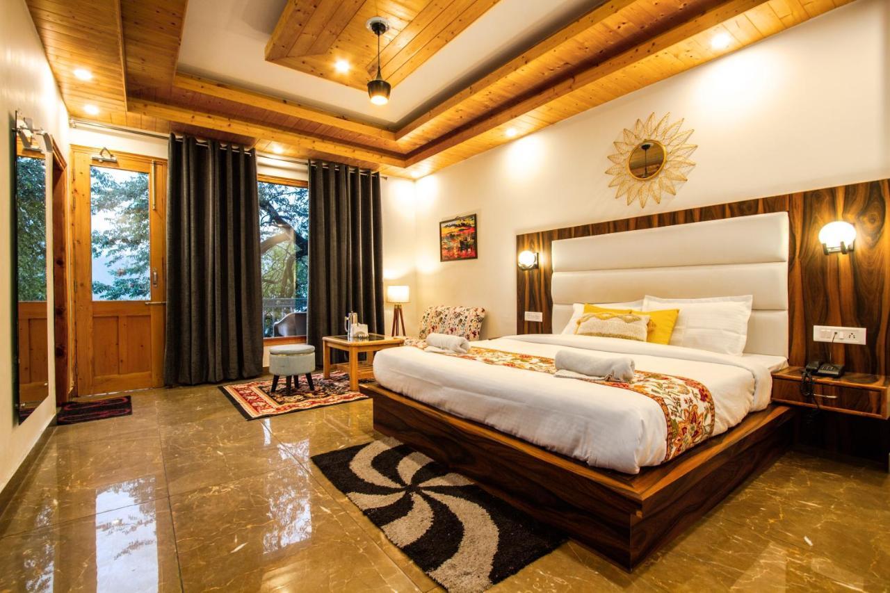 Eden Oaks Hotell Manāli Exteriör bild