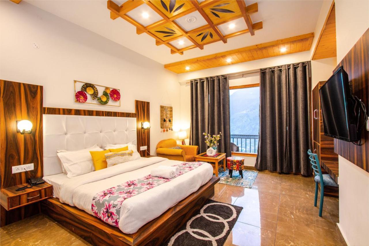 Eden Oaks Hotell Manāli Exteriör bild
