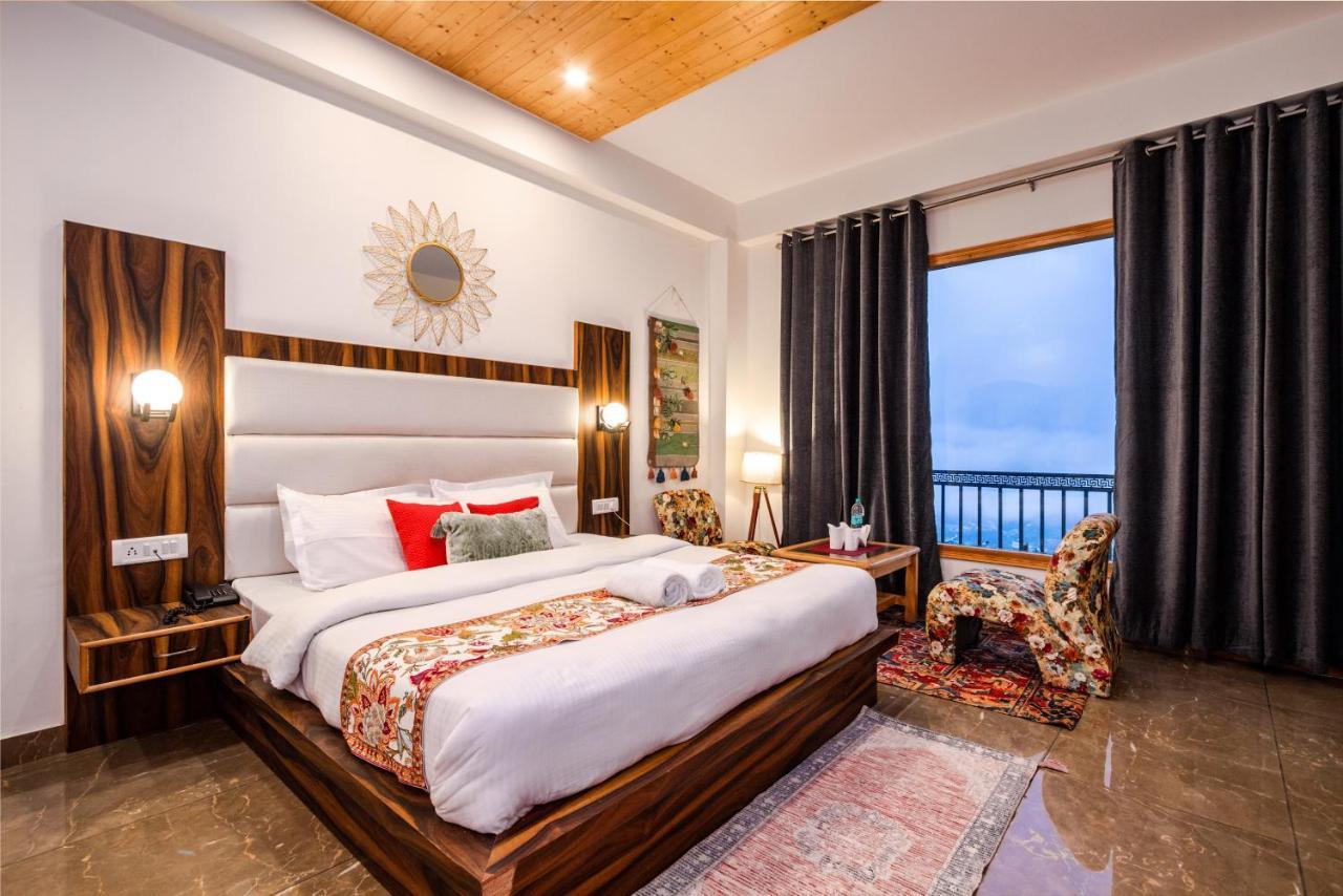 Eden Oaks Hotell Manāli Exteriör bild