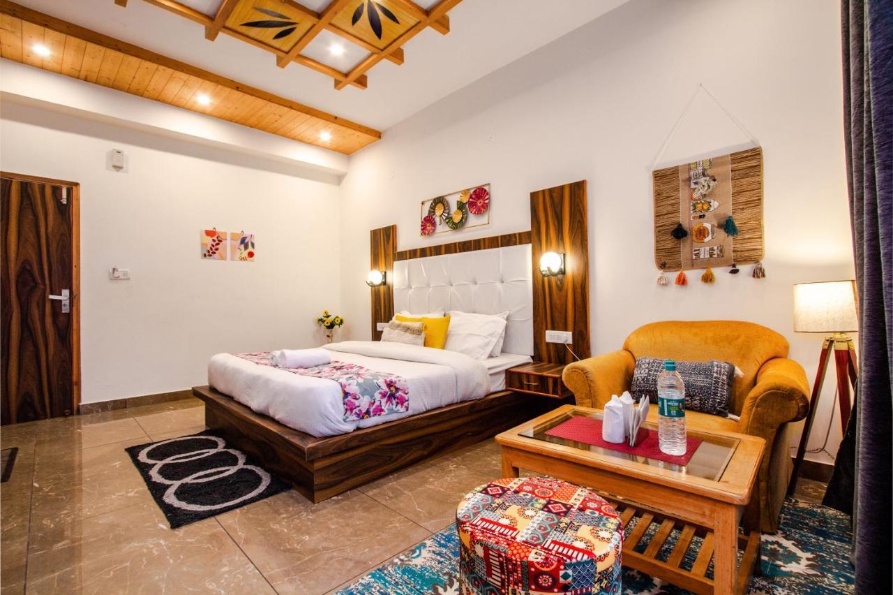 Eden Oaks Hotell Manāli Exteriör bild